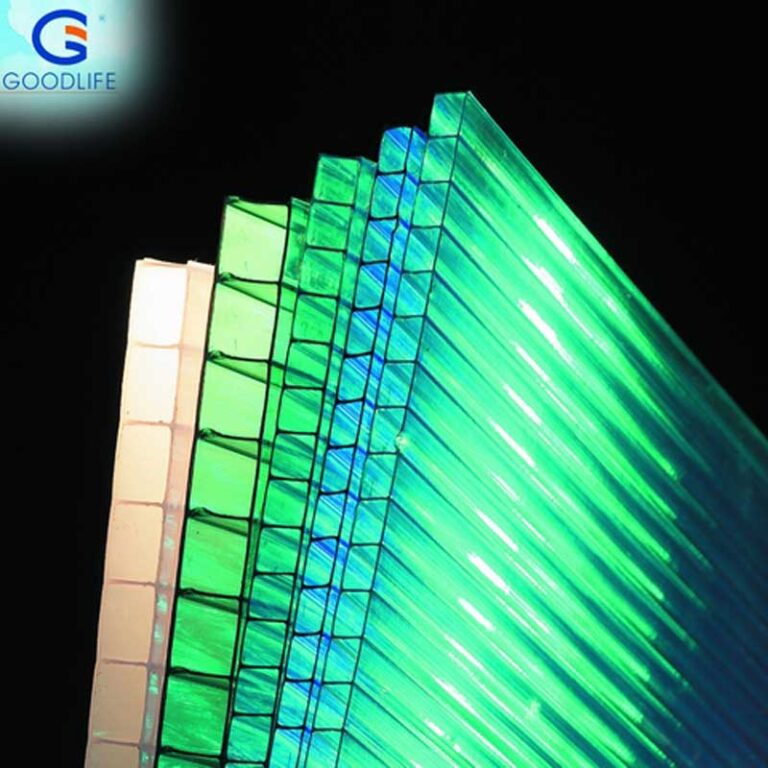Exterior de invernadero con paneles de policarbonato GOODLIFE de 8 mm